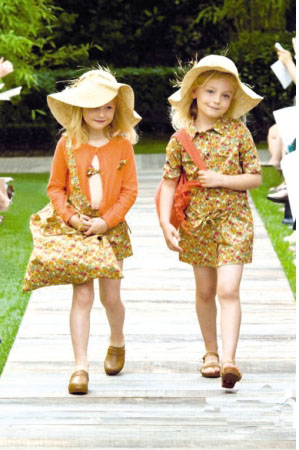 孩子喜歡穿爸爸媽媽的鞋怎么辦?