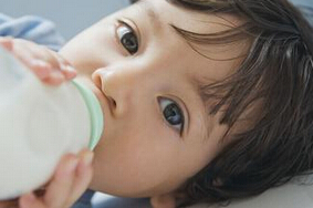 寶寶如何轉奶?寶寶換奶的注意事項